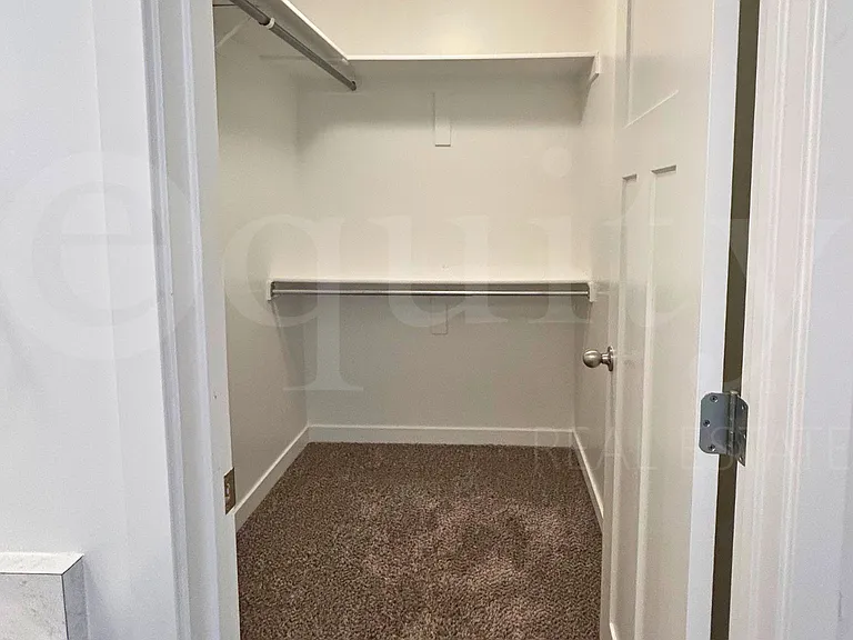 648 E 380 N — Photo 16