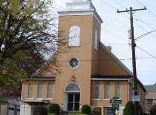1 S 6th St, Youngwood, PA 15697