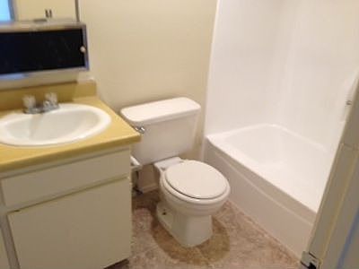 4th image of 145 E 44th St APT 111