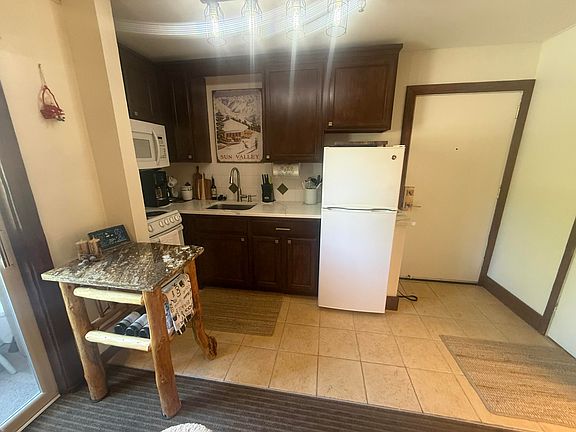 5th image of 110 Village Way #2028