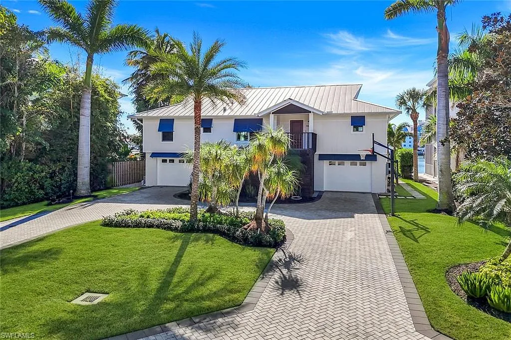 4 bed, 3.5 bath, 2700 sqft, $45,000 — Photo 2