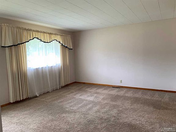 2nd image of 120 Bel Air Dr