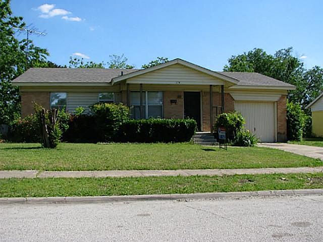 1st image of 208 Carmen Dr