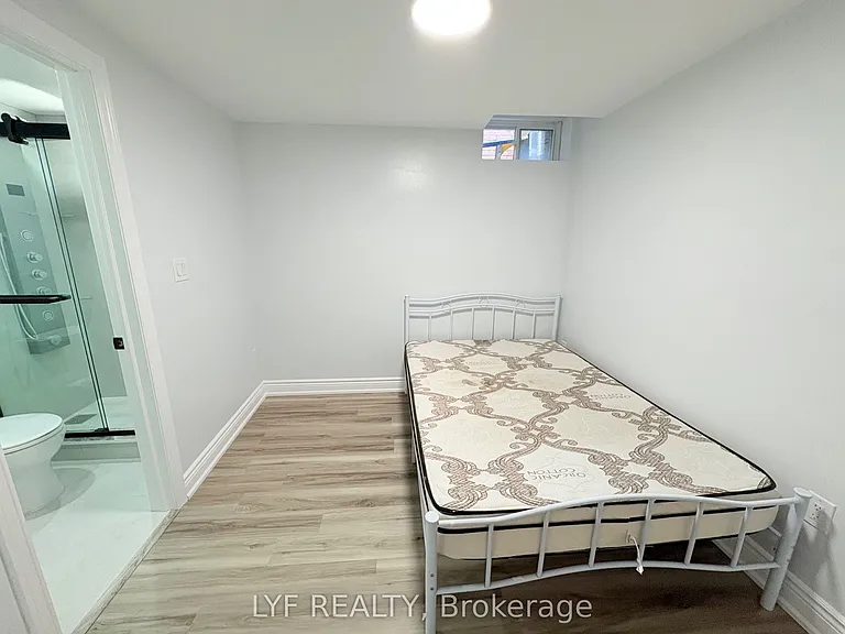 30 Lavron Ct #BASEMENT — Photo 13