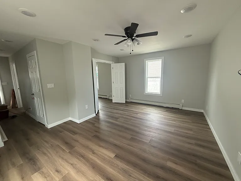 294 Oak St #1 — Photo 7