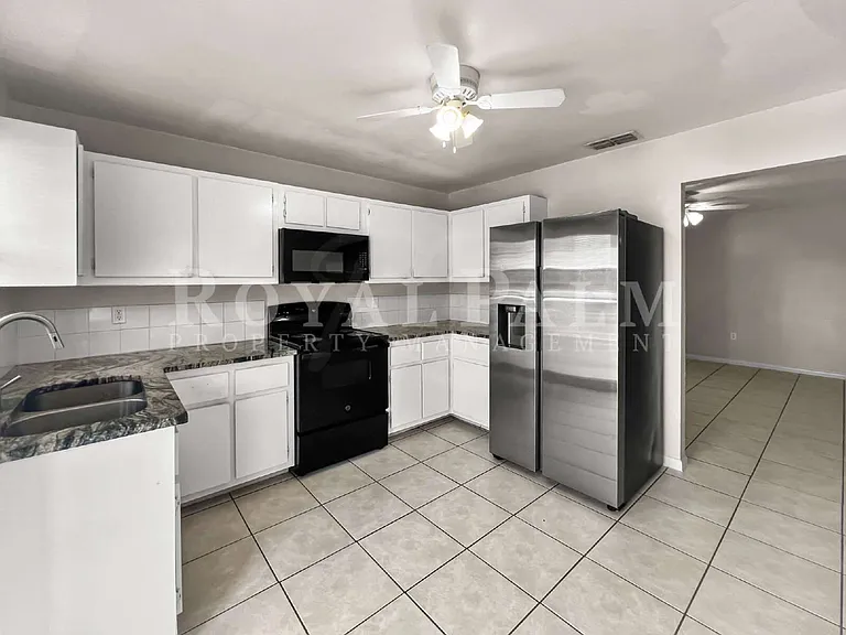 2704 Owen Ave — Photo 13