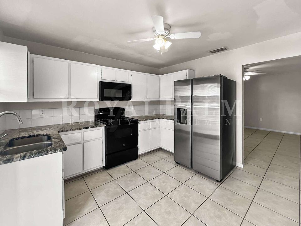 1st image of 2704 Owen Ave