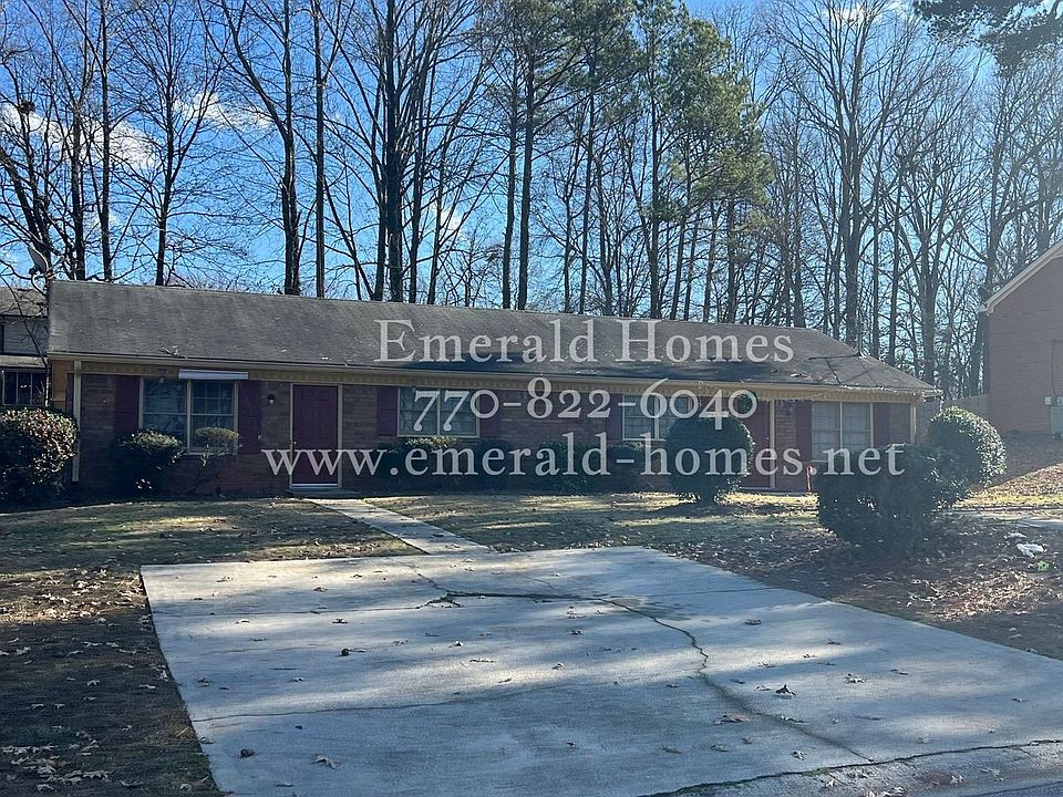 1st image of 492-494 Charleston Ln