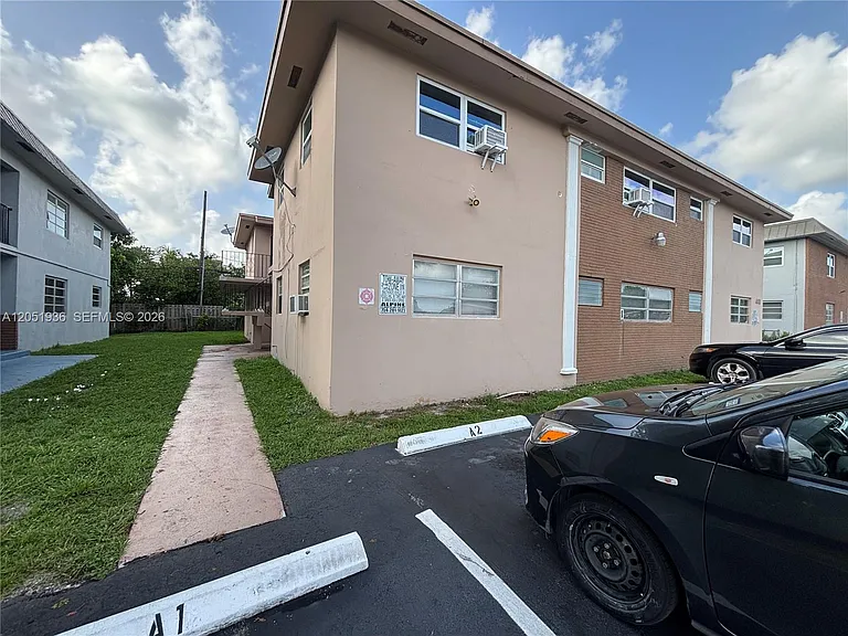 6631 SW 18th St #103 — Photo 16