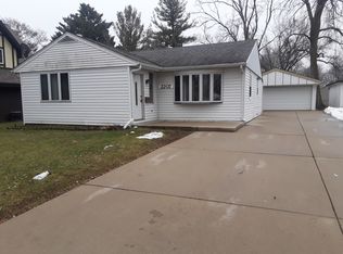 2207 George St, Rolling Meadows, IL 60008