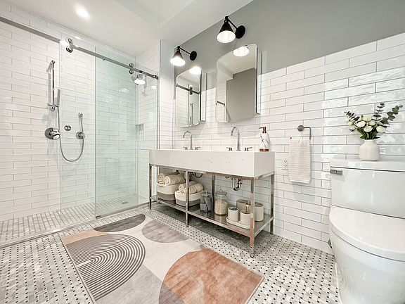4th image of 409 Eastern Pkwy APT 1008