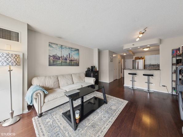 10 E Ontario St APT 2304, Chicago, IL 60611