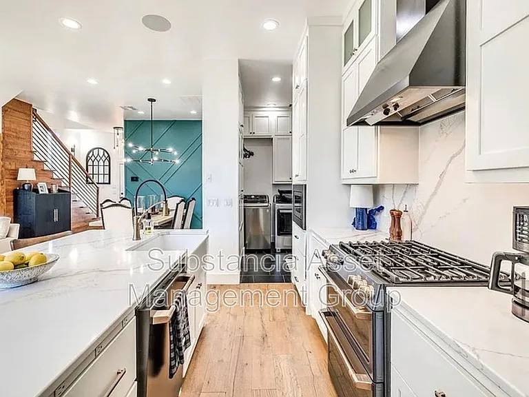 4020 N Military Ave — Photo 6