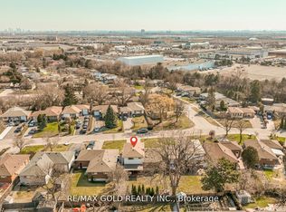 34 Deerfield Cres, Brampton, ON L6T1K7