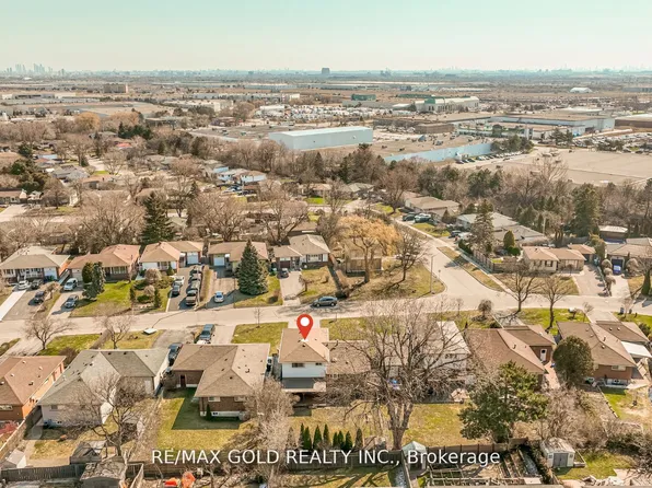 34 Deerfield Cres, Brampton, ON L6T 1K7