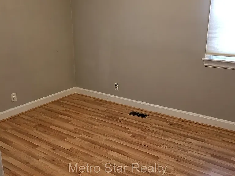 353 W Brockton Ave — Photo 6