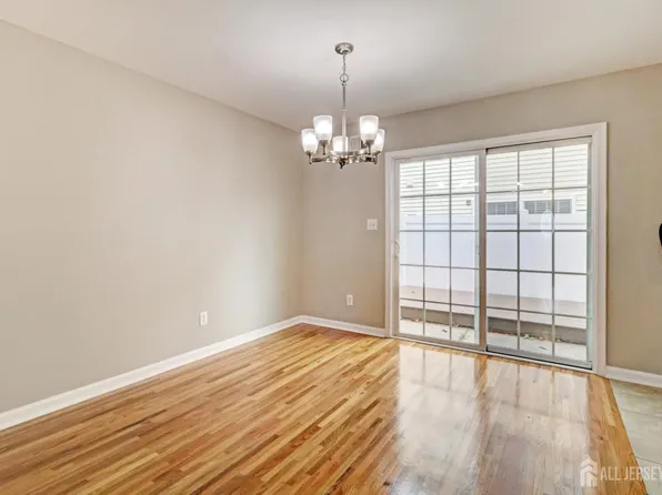 12 Edwin St, Carteret, NJ 07008