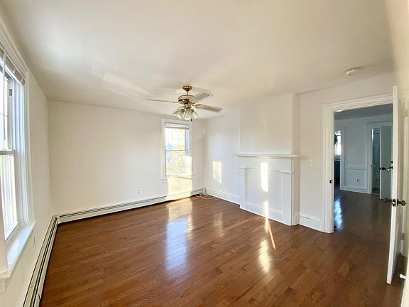 4th image of 91 Lonsdale Main St Floor 2
