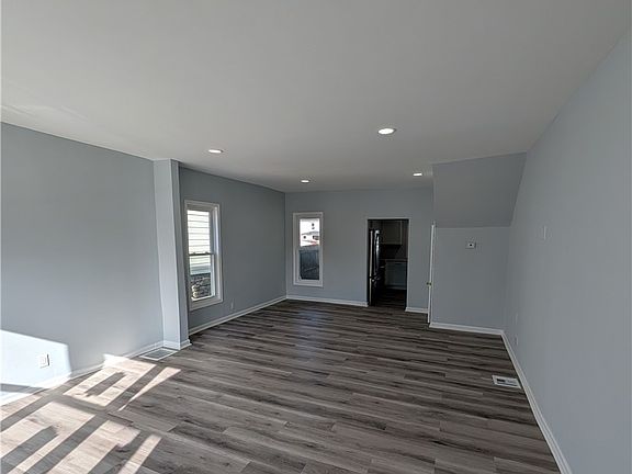 2nd image of 820 Lincoln St