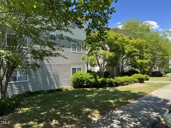 303 Smith Level Rd APT D33, Chapel Hill, NC 27516