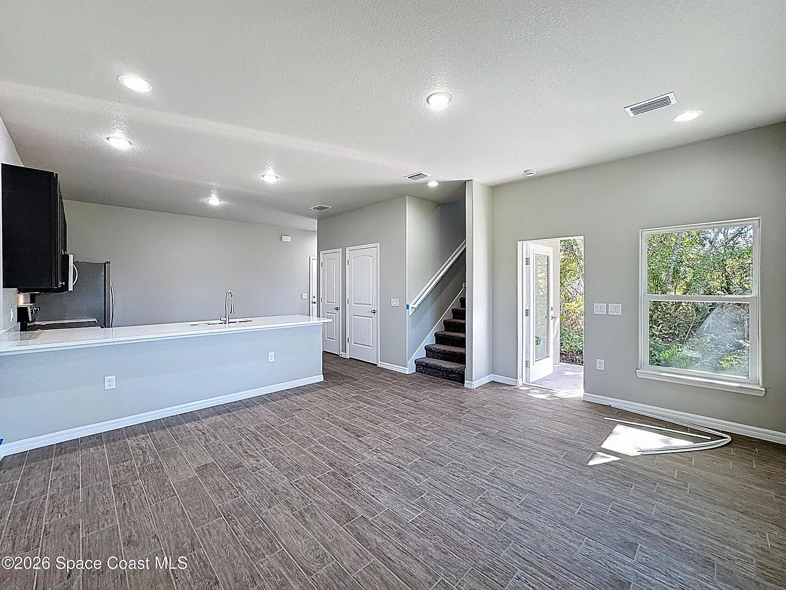 4 bed, 2.5 bath, 1754 sqft, $2,150 — Photo 3