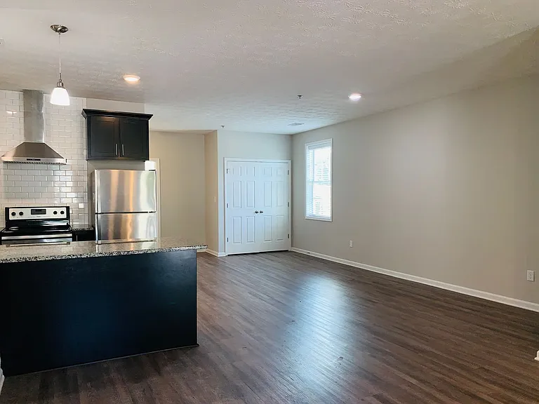 621 Jefferson St - DASH — Photo 3