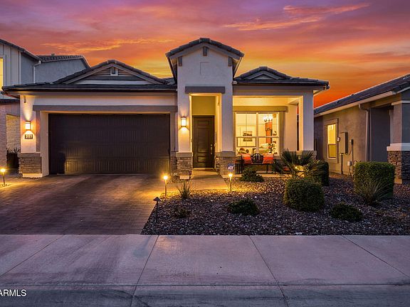 4th image of 5111 E VILLAGE Drive