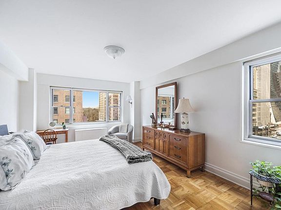 5th image of 100 W 57th St APT 7E