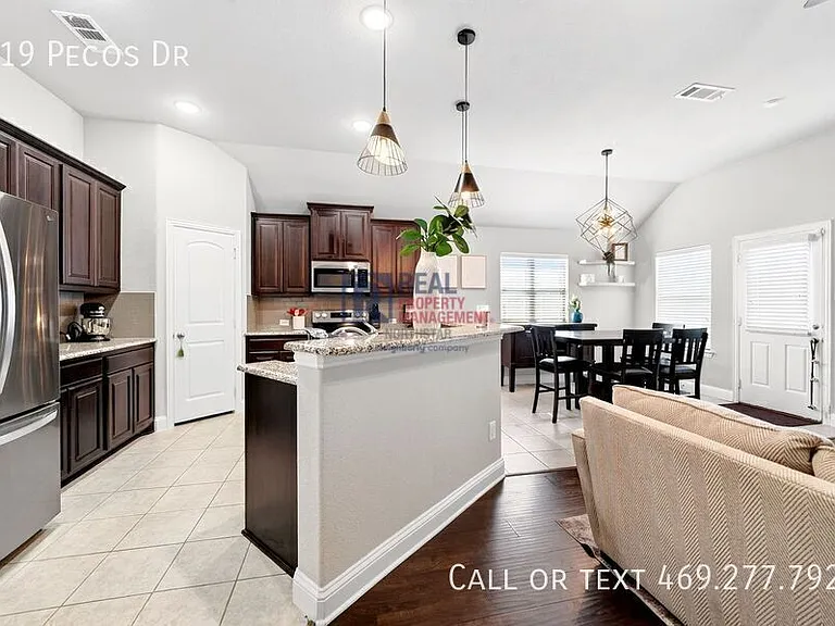 319 Pecos Dr — Photo 16