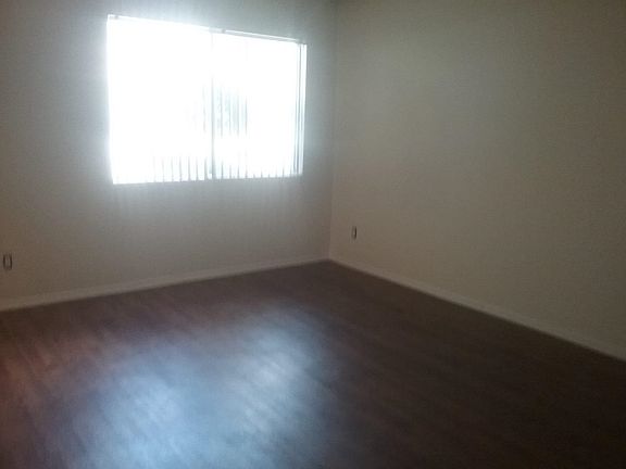 5th image of 1520 W 224th St #6