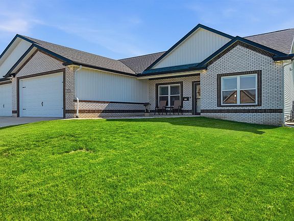 2nd image of 215 Cypress Point
