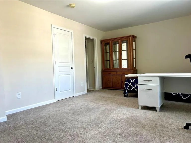 220 Stone Park Dr — Photo 28