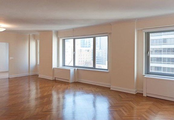 5th image of 200 E 62nd St APT 24D