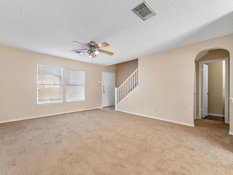 7038 Cole Creek Dr — Photo 5