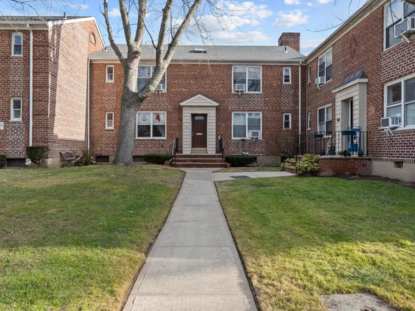 35-29 205th Street #306, Bayside, NY 11361