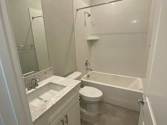 5th image of 808 Clementine Dr