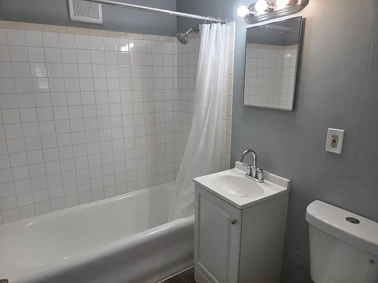 2806 NE Madison Ave — Photo 5