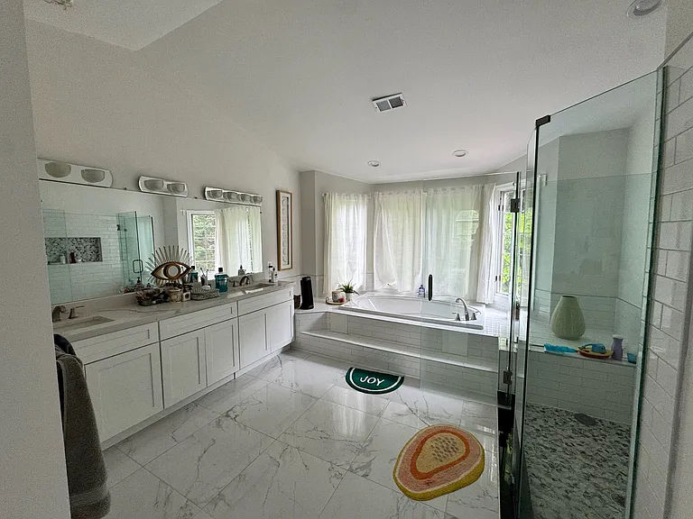 9909 Bald Cypress Dr — Photo 10