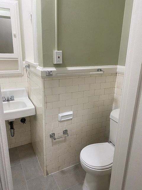 2nd image of 315 15th St #263