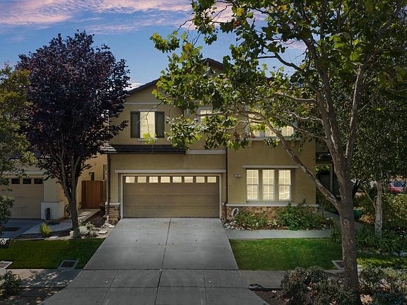 2nd image of 4 La Hacienda St