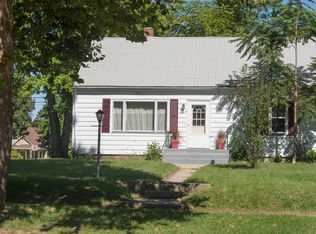 214 Hessel Blvd, Champaign, IL 61820