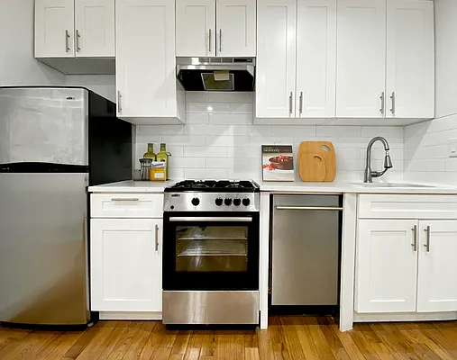 Rented by Vector New York, LLC | media 6