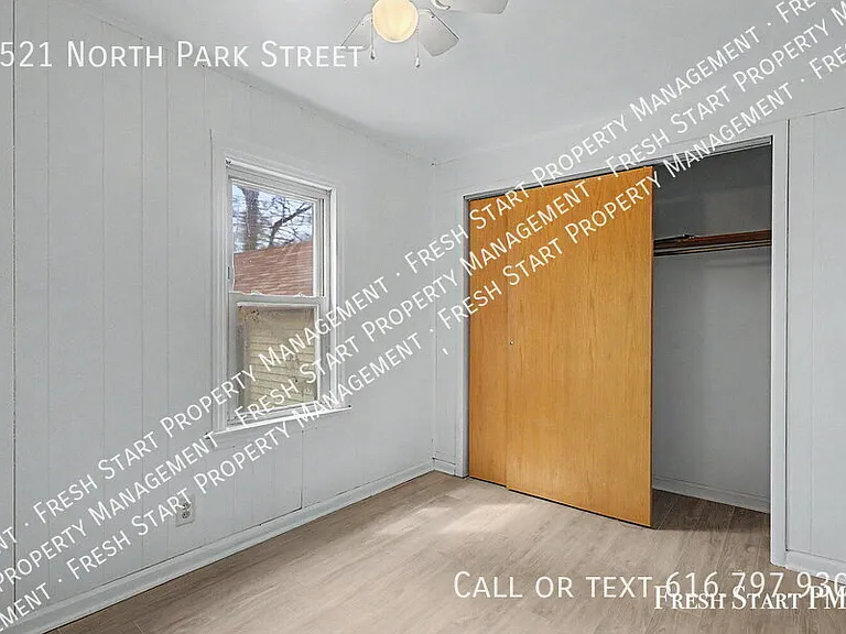 1521 N Park St — Photo 9