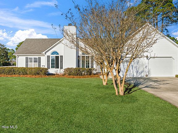 3rd image of 901 Sheffield Drive