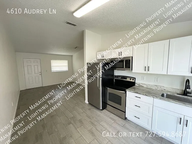 4610 Audrey Ln — Photo 5