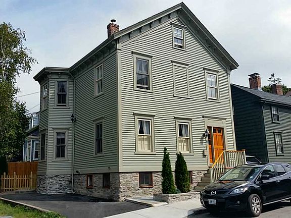 3rd image of 10 Sherman St