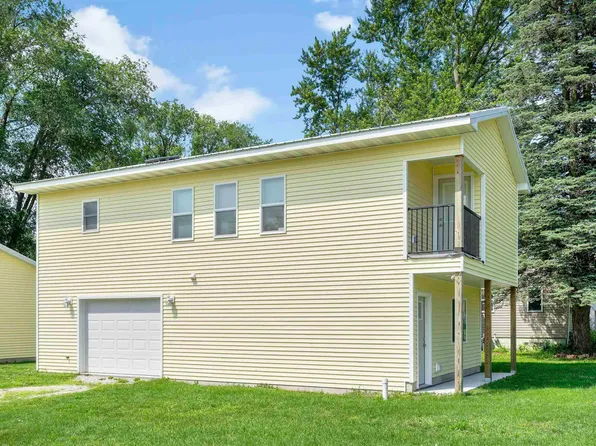 1046 Ann St, Waterloo, IA 50707