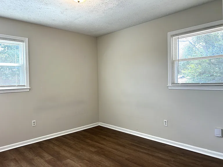 1286 Centre Pkwy — Photo 14