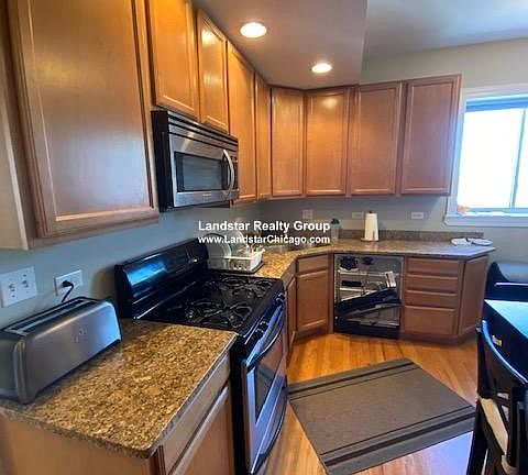 2nd image of 4018 N Albany Ave #3B