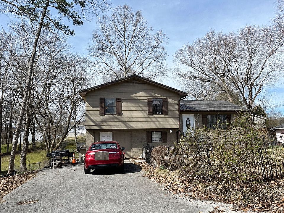 1st image of 8975 Regent Ln